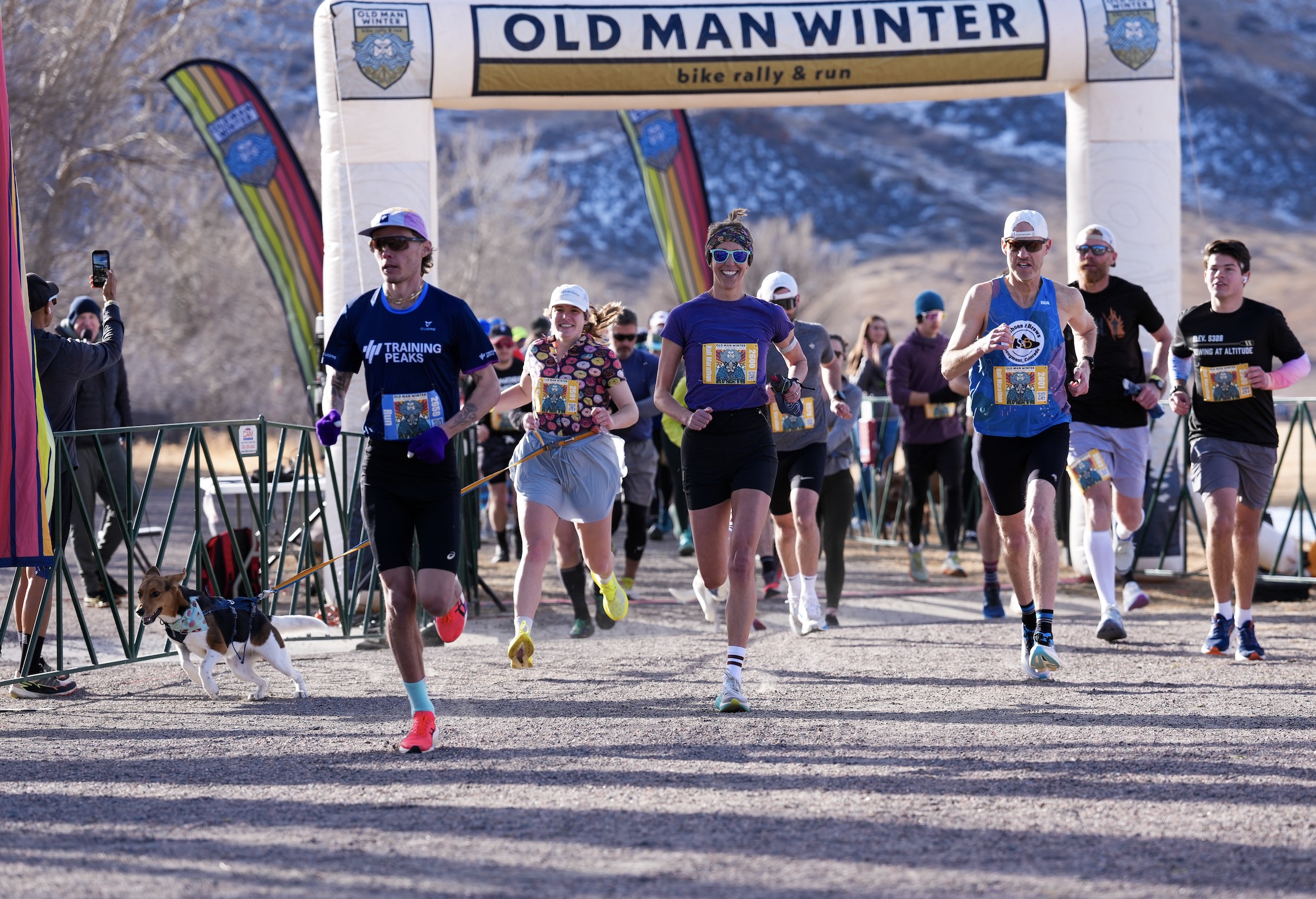 Runners on winter start line